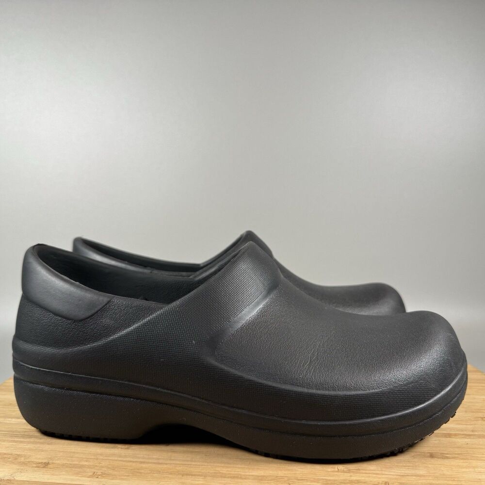 Crocs Slip Resistant Shoes Neria Pro II Clogs Nurse Work Womens 7 Black